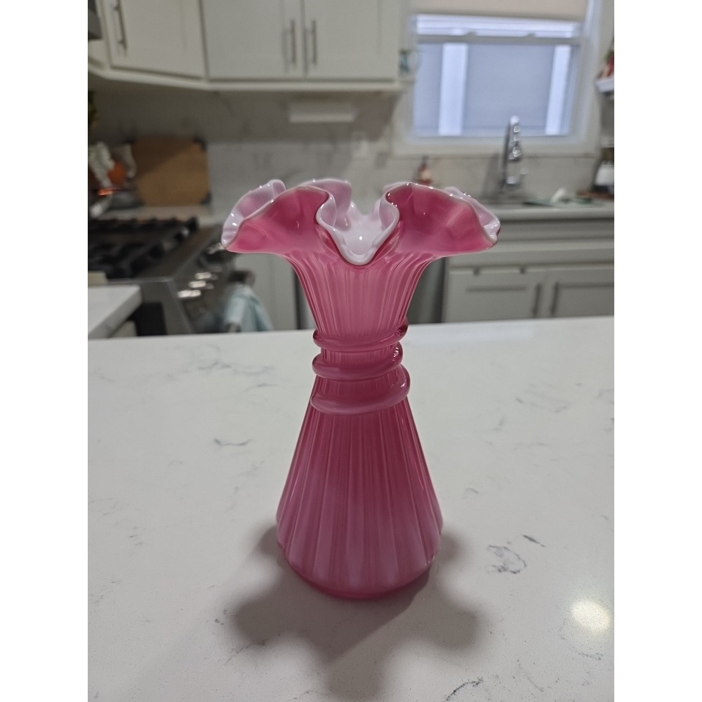 VINTAGE FENTON WILD ROSE WHEAT STACK VASE, CASED PINK WHEAT VASE